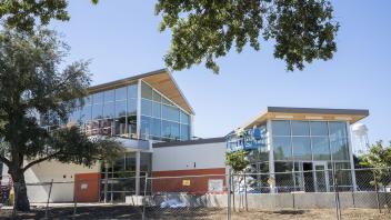 exterior of latitude dining commons uc davis