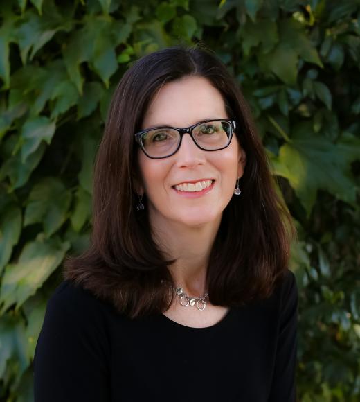 portrait of Teri Greenfield